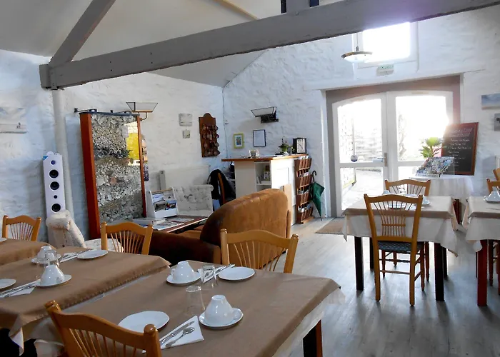 Hotel Logis La Demeure Du Perron Quettehou