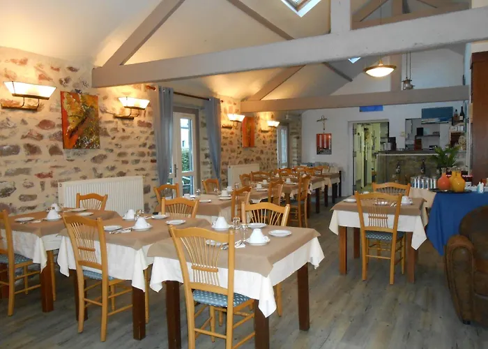 Logis La Demeure Du Perron Hotel