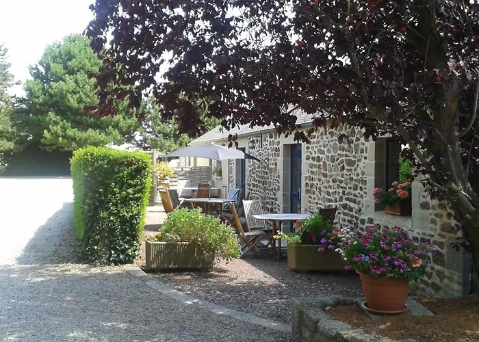 Logis La Demeure Du Perron Hotel 3*