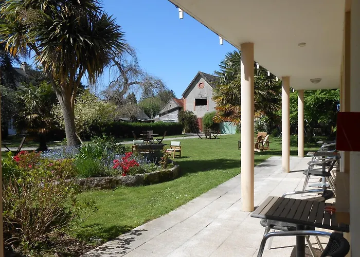 Hotel Logis La Demeure Du Perron Quettehou