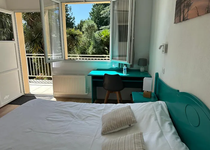 Logis La Demeure Du Perron 3*